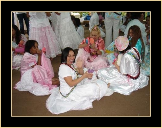 Mulheres em transe de er no Santurio da Umbanda, So Paulo. Foto: Vagner Gonalves da Silva